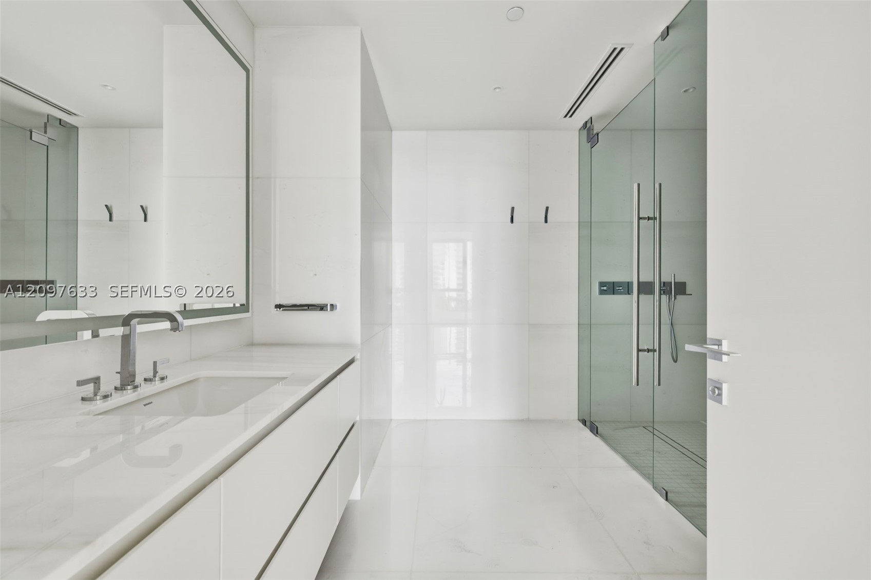 300 Biscayne Boulevard Way #1709W, Miami FL 33131