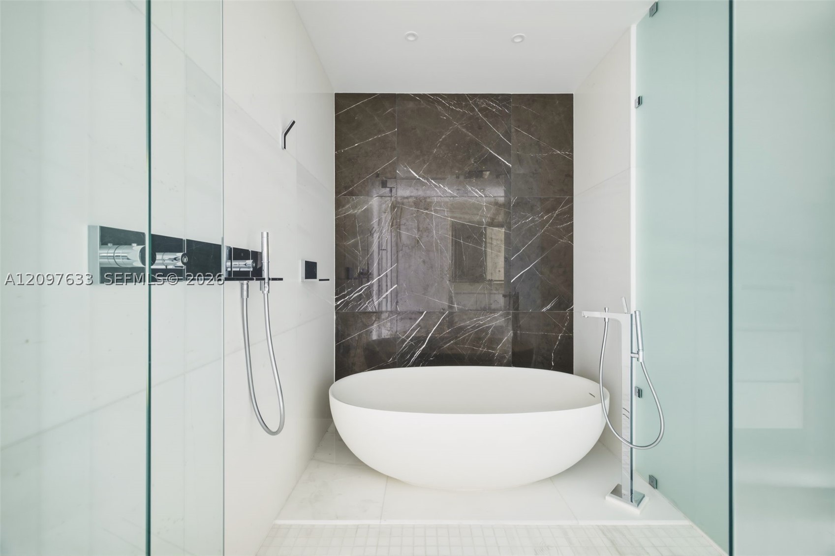 300 Biscayne Boulevard Way #1709W, Miami FL 33131