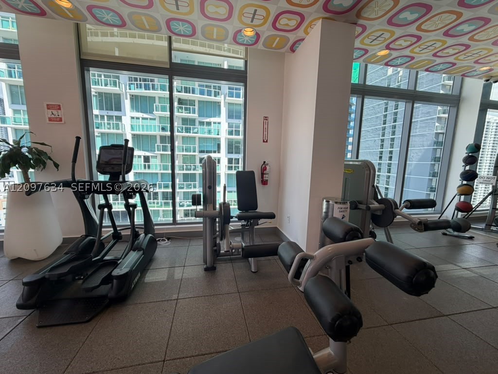 31 SE 6th St #1103, Miami FL 33131