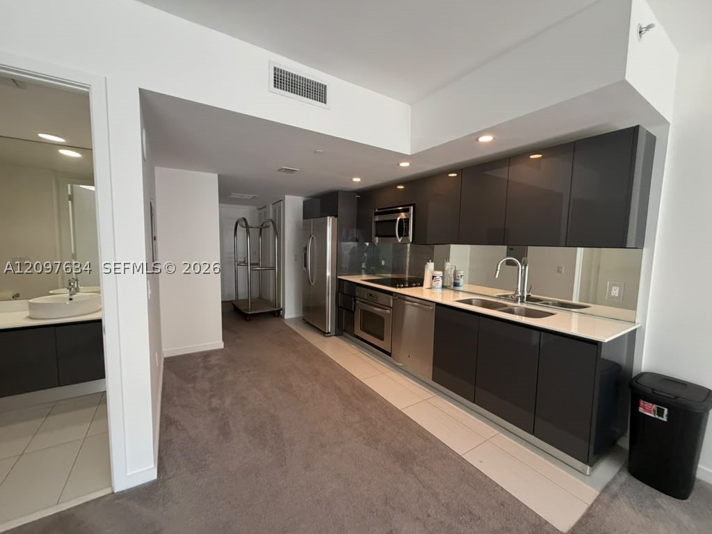 31 SE 6th St #1103, Miami FL 33131