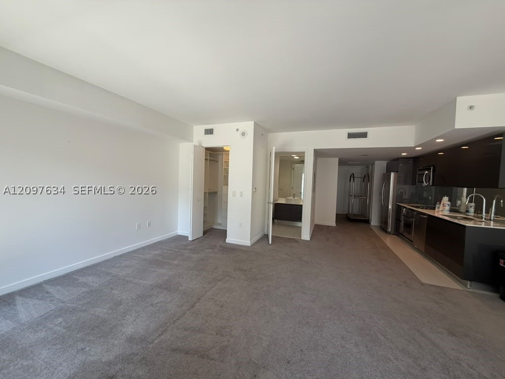 31 SE 6th St #1103, Miami FL 33131
