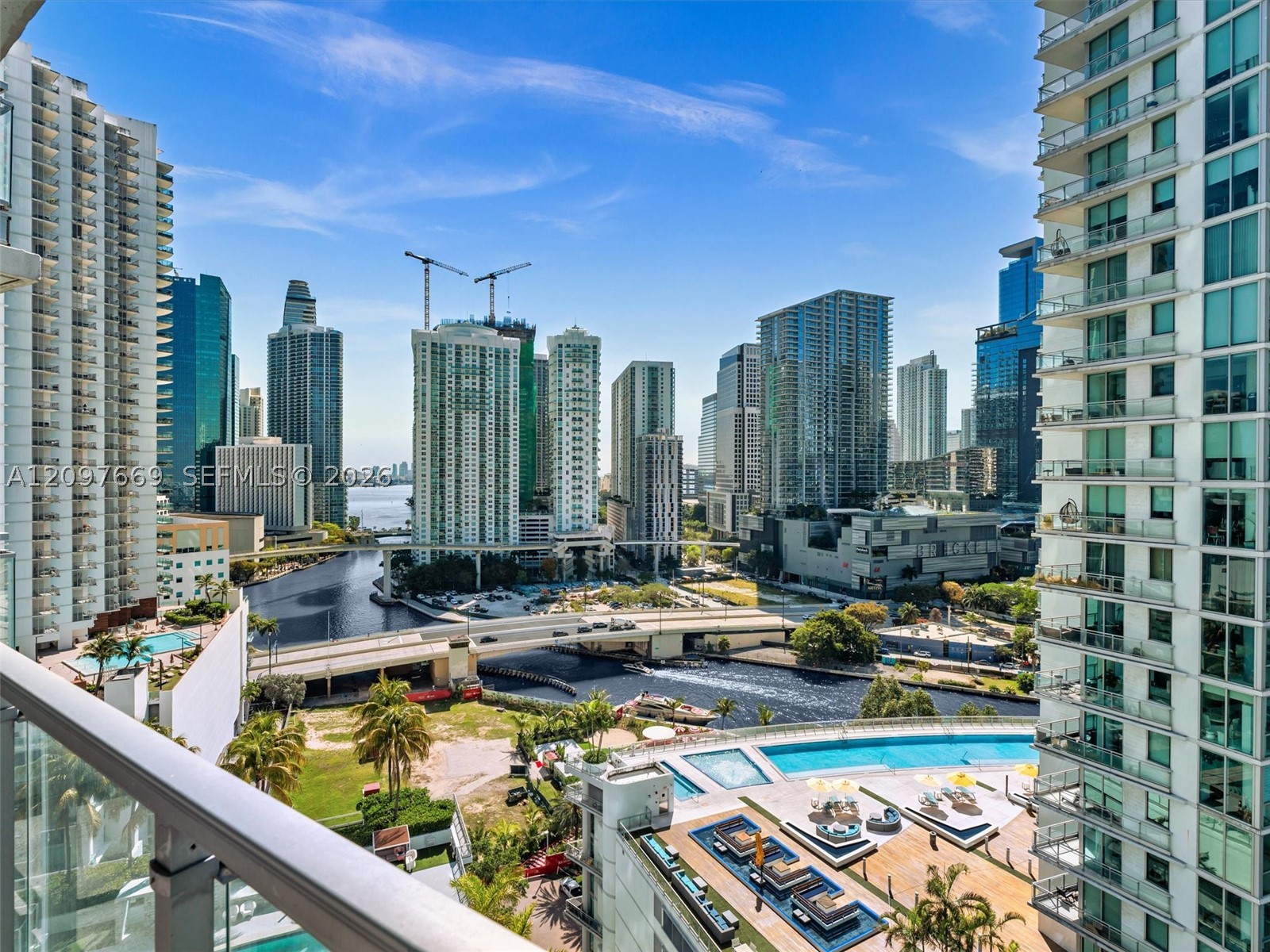 90 SW 3rd St #2013, Miami FL 33130