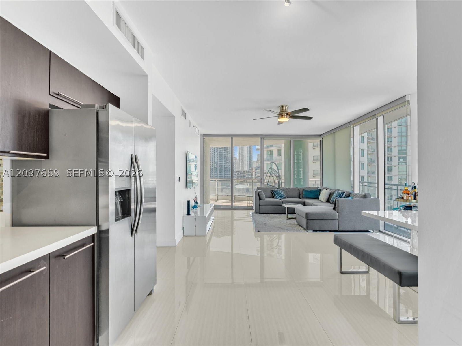 90 SW 3rd St #2013, Miami FL 33130