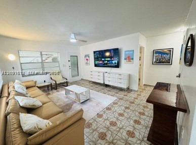 650 Pennsylvania Ave #1, Miami Beach FL 33139