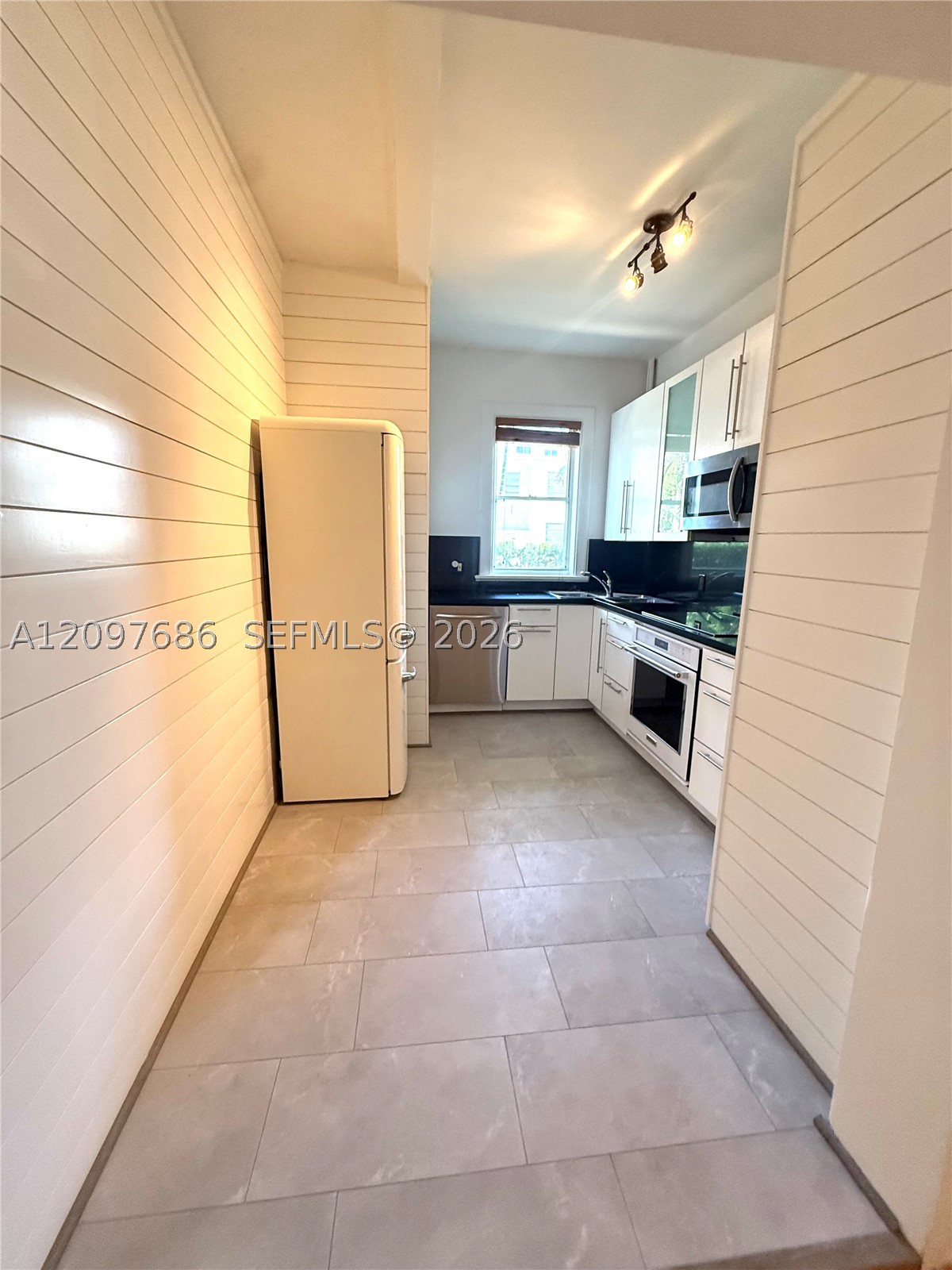 900 16th St #108, Miami Beach FL 33139