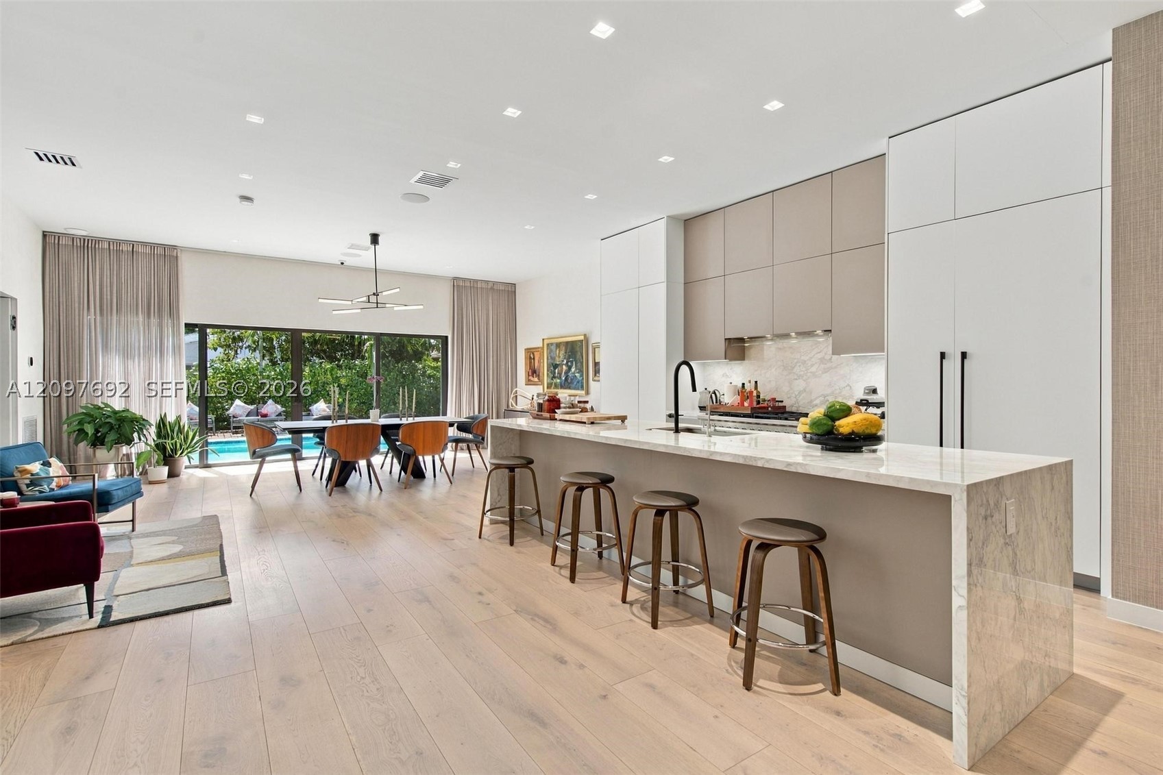 600 W 51st St, Miami Beach FL 33140