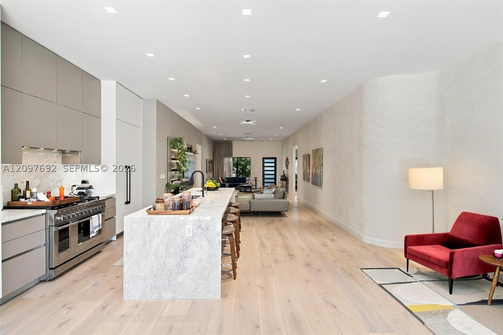 600 W 51st St, Miami Beach FL 33140