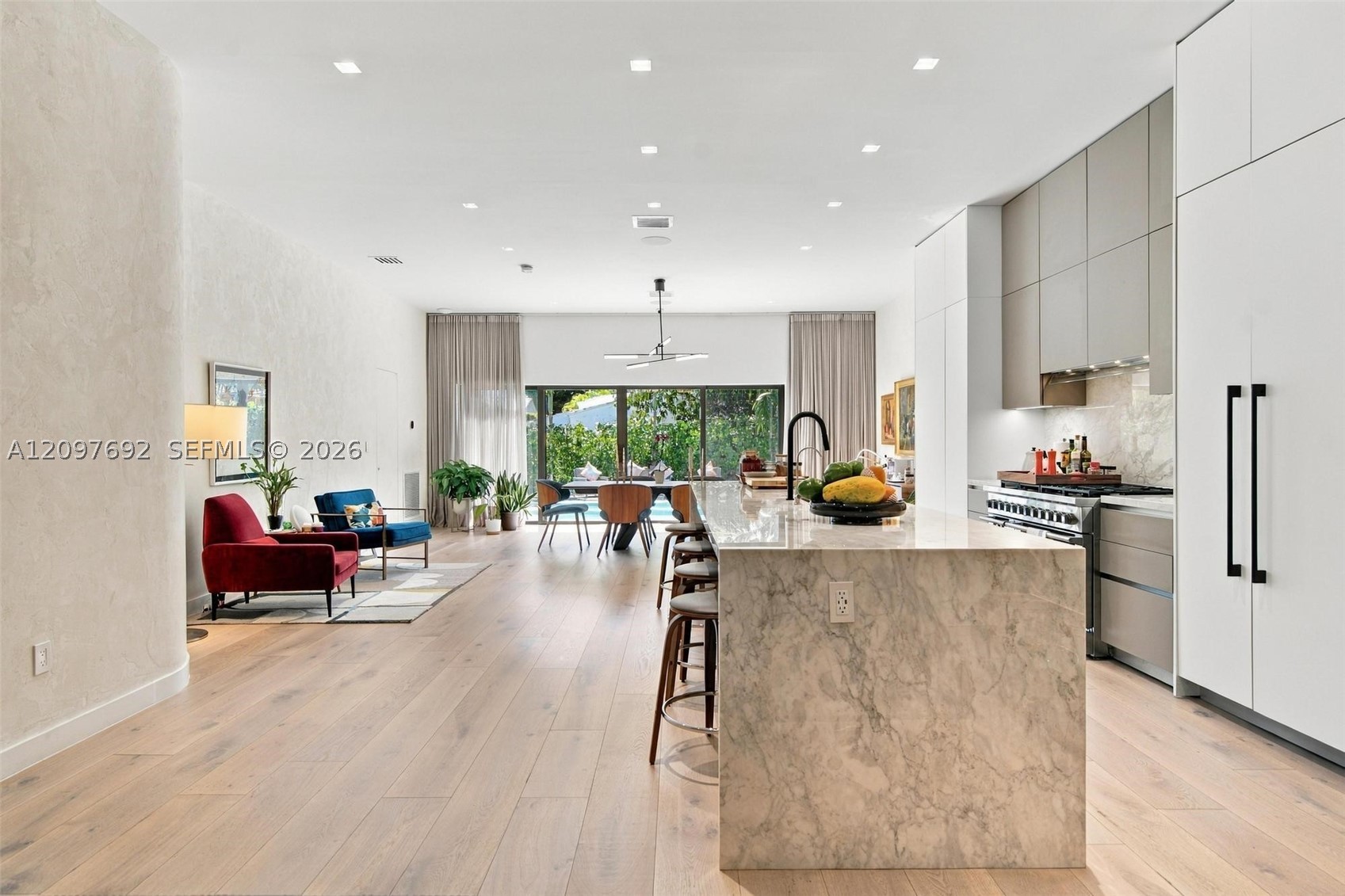 600 W 51st St, Miami Beach FL 33140
