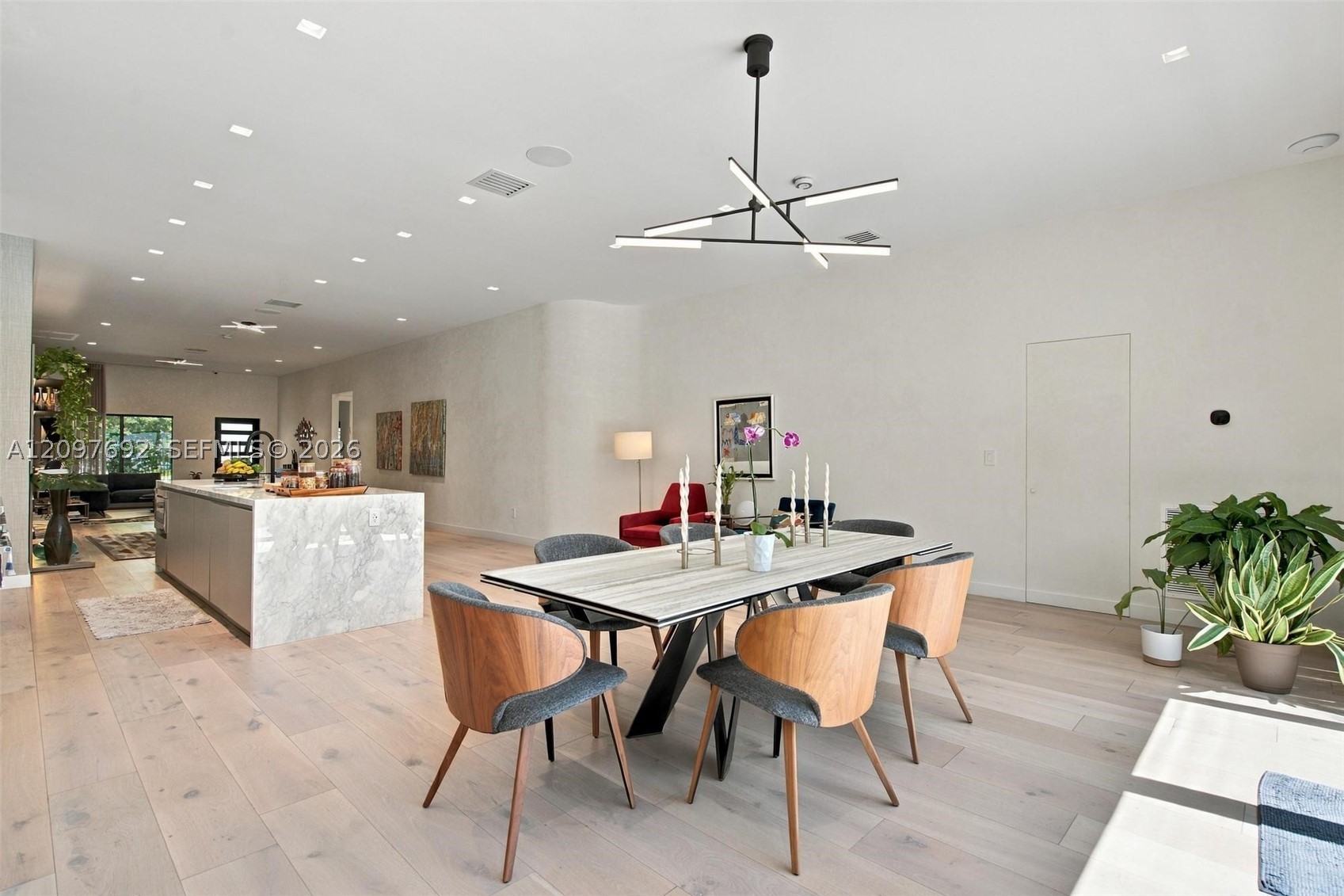 600 W 51st St, Miami Beach FL 33140