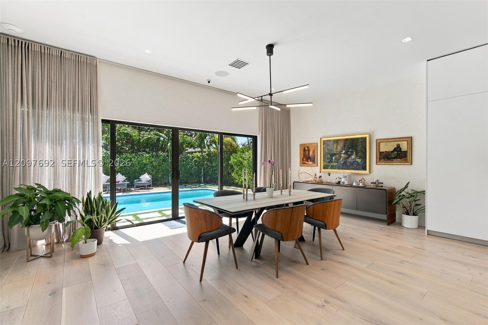 600 W 51st St, Miami Beach FL 33140