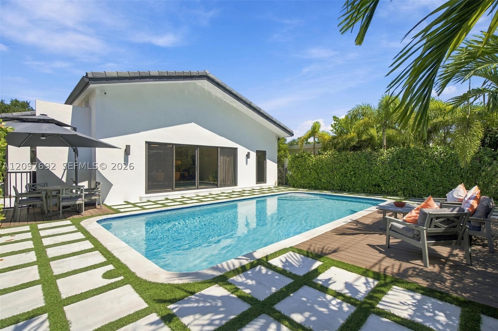 600 W 51st St, Miami Beach FL 33140