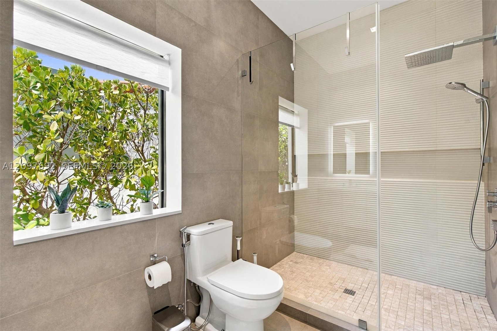 600 W 51st St, Miami Beach FL 33140