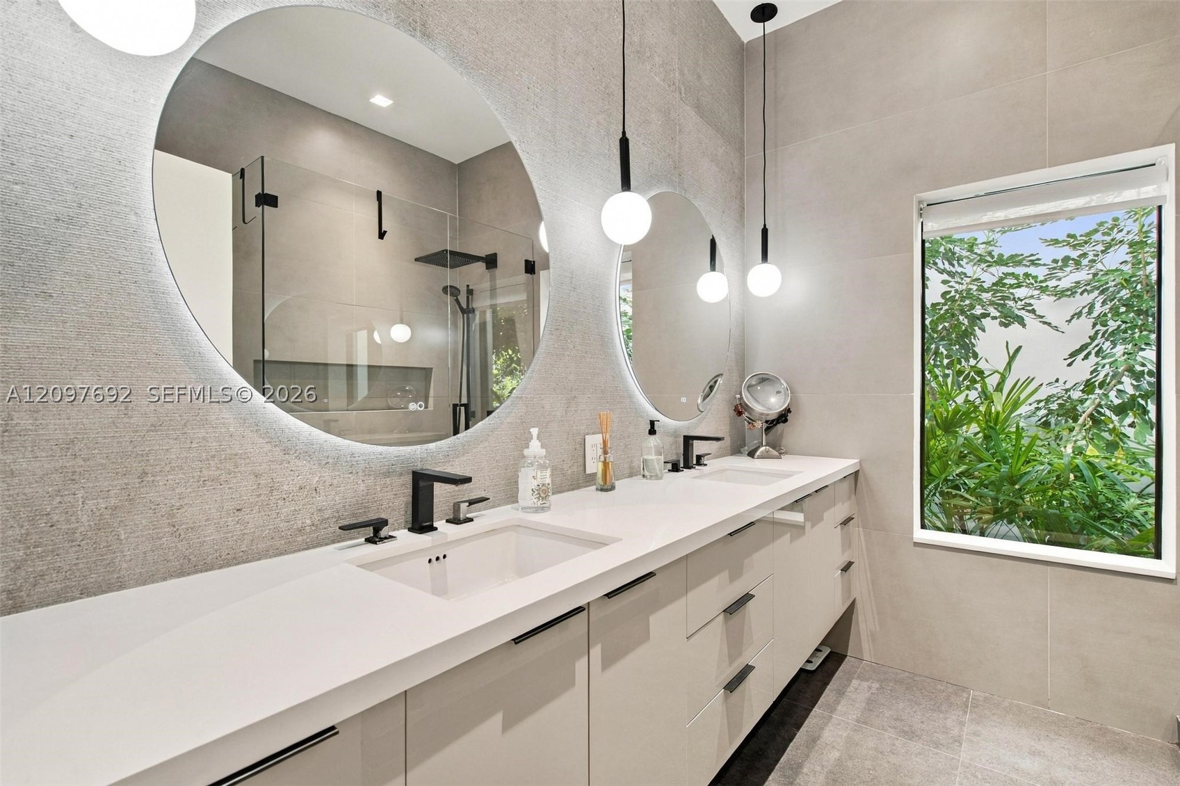 600 W 51st St, Miami Beach FL 33140