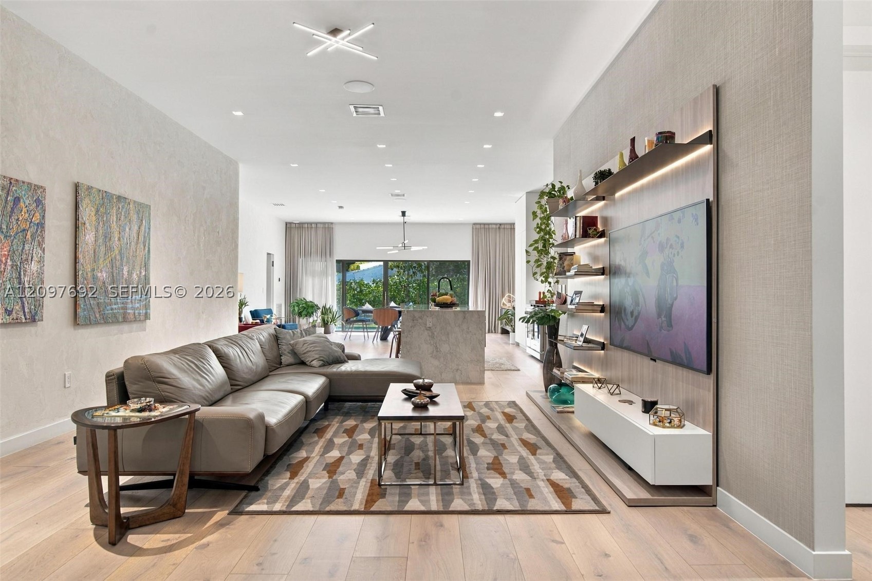 600 W 51st St, Miami Beach FL 33140