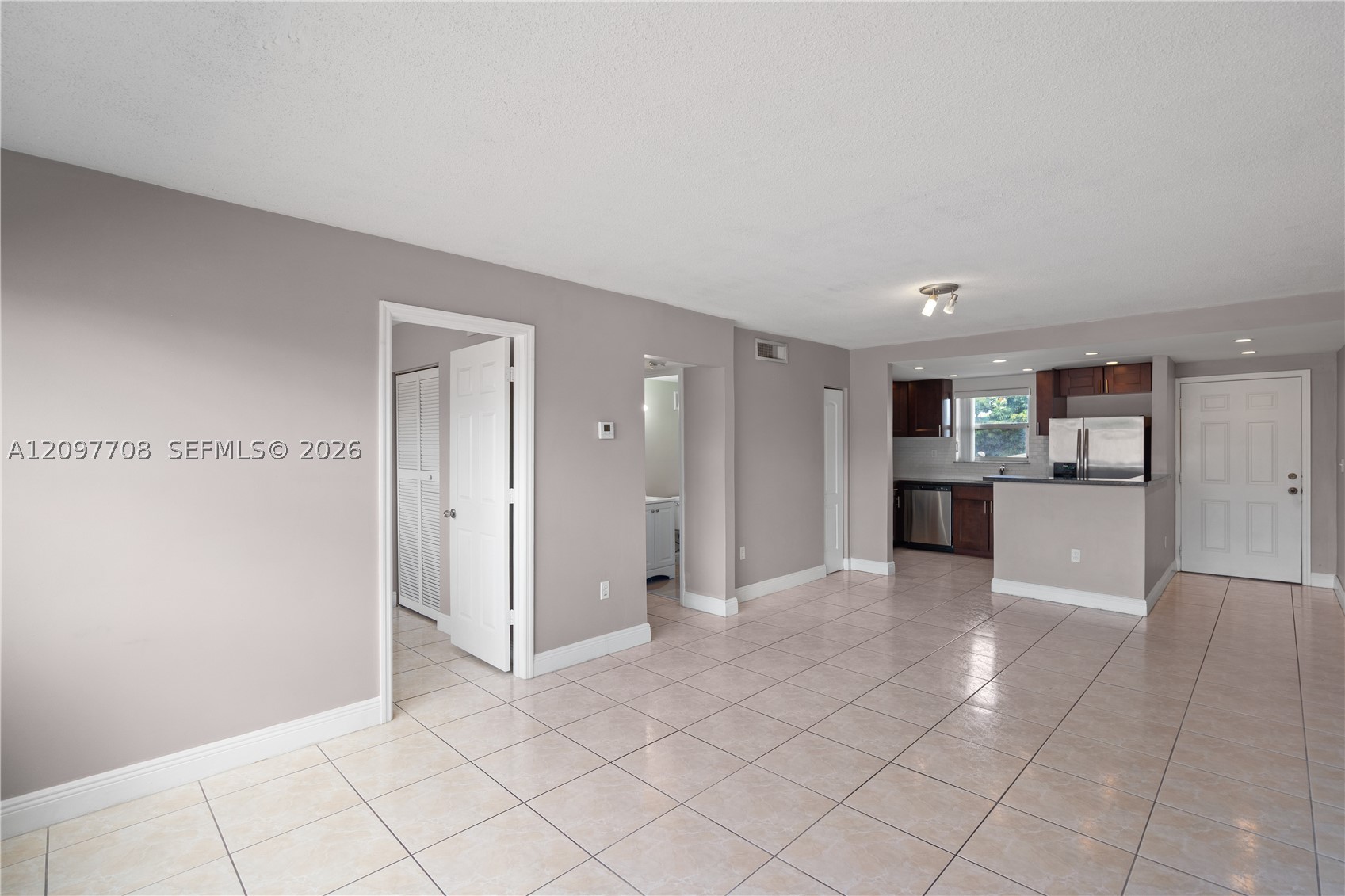 2150 Bay Dr #6, Miami Beach FL 33141