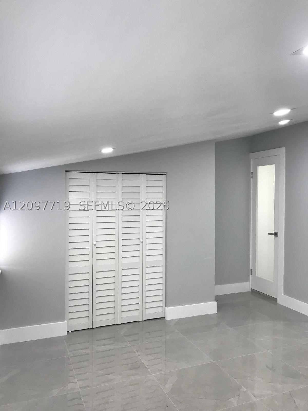 10450 SW 42nd Ter, Miami FL 33165