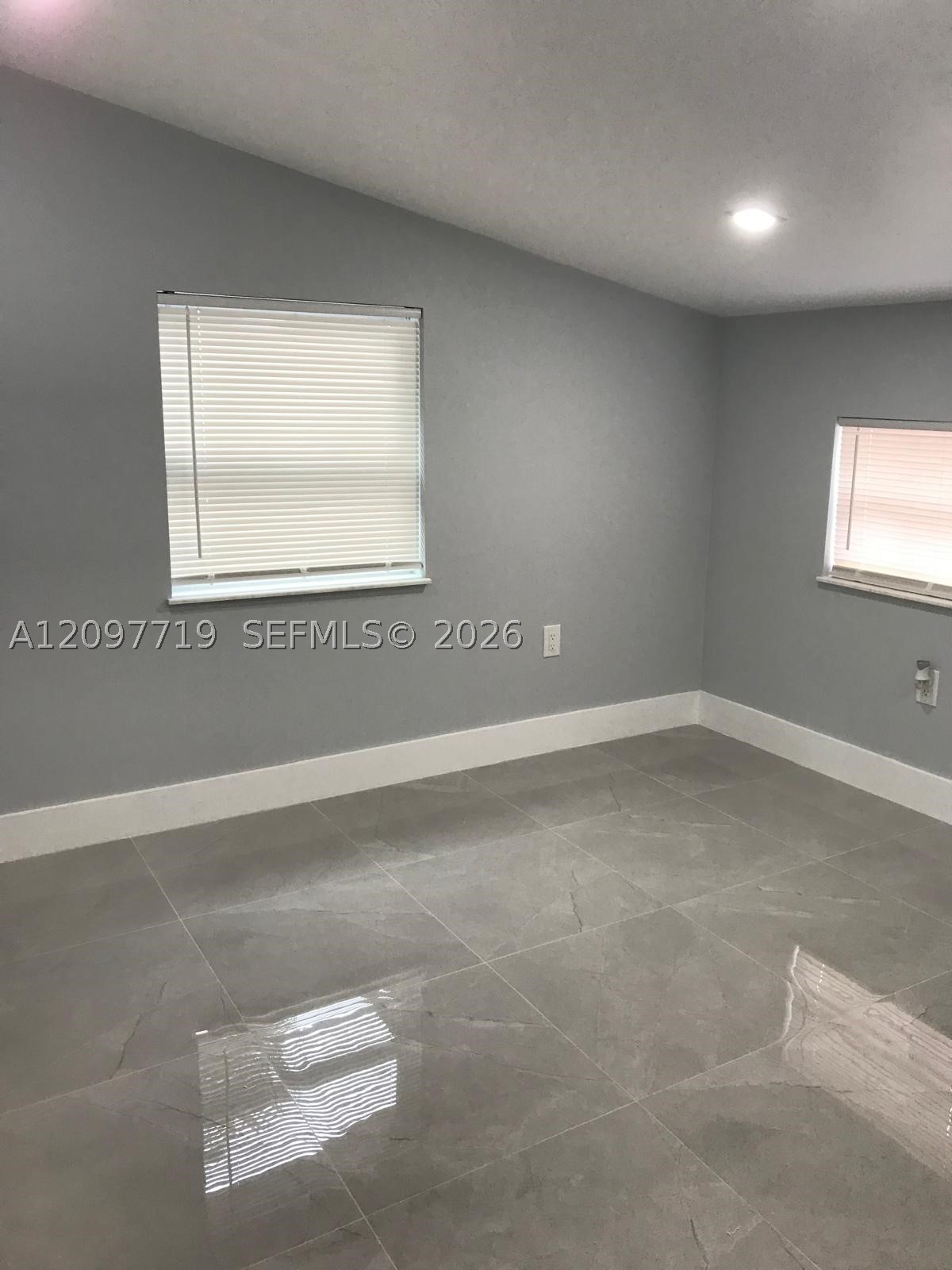 10450 SW 42nd Ter, Miami FL 33165
