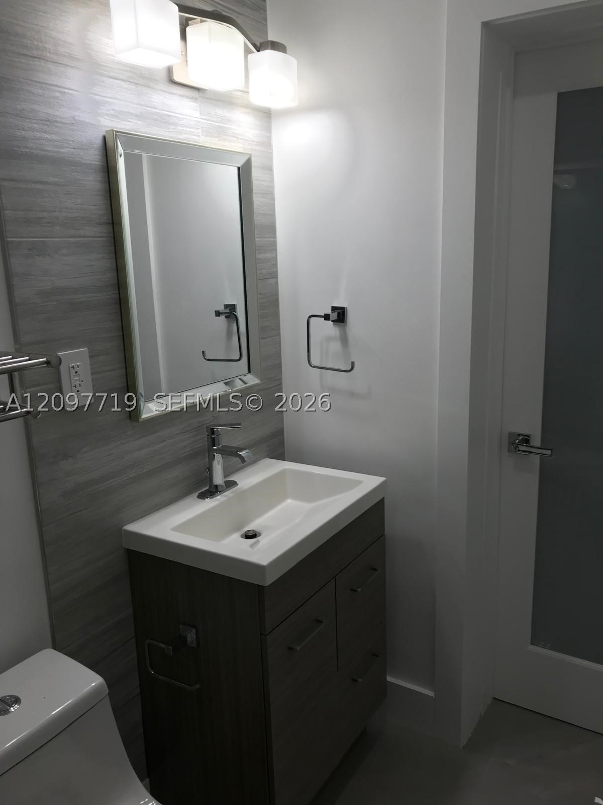 10450 SW 42nd Ter, Miami FL 33165