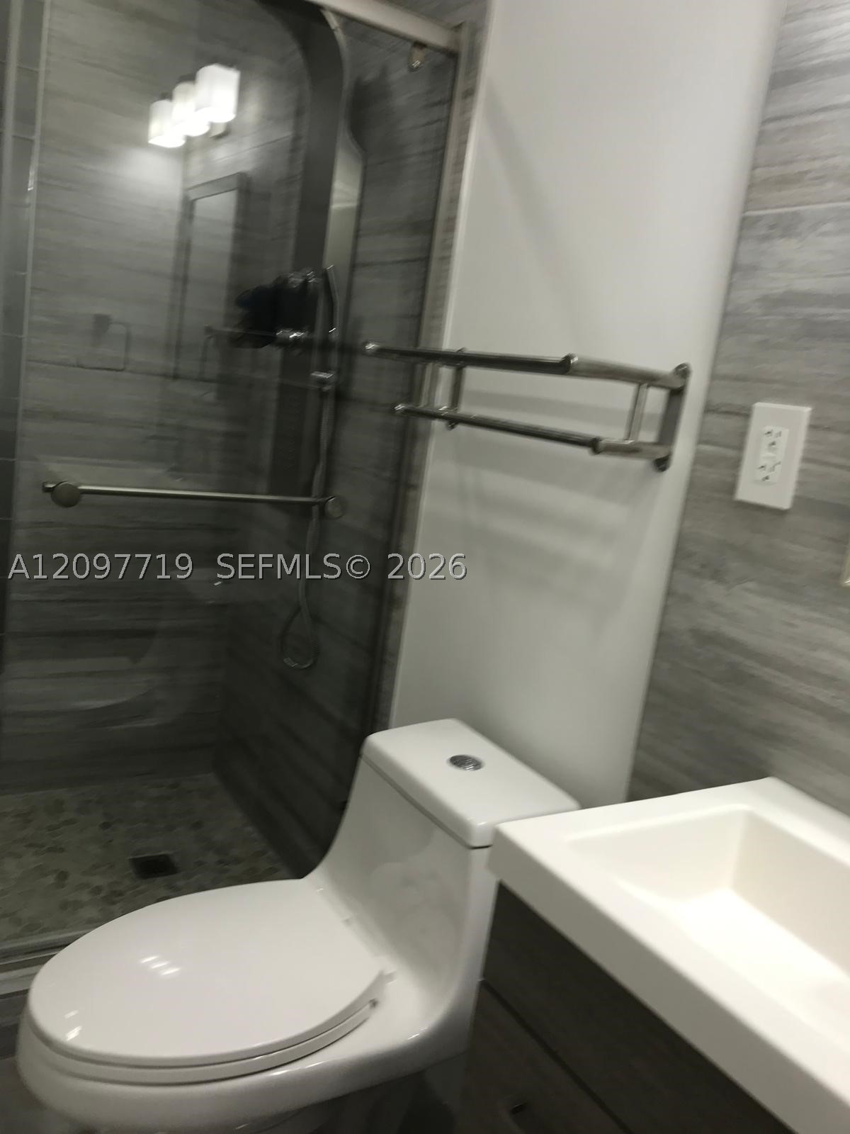 10450 SW 42nd Ter, Miami FL 33165
