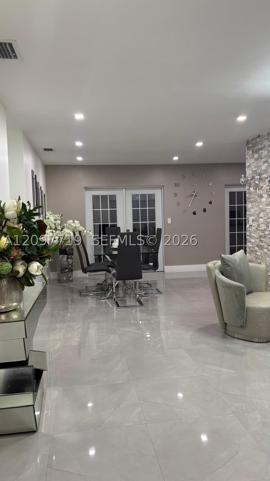 10450 SW 42nd Ter, Miami FL 33165