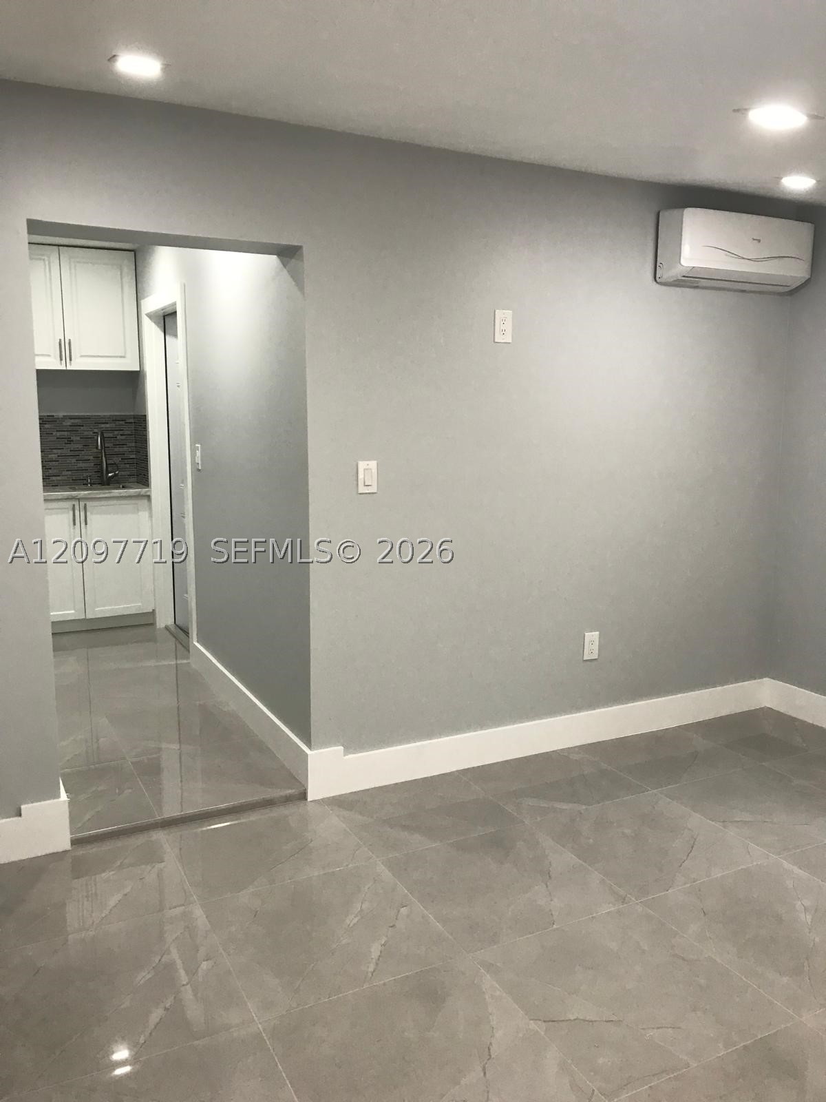 10450 SW 42nd Ter, Miami FL 33165