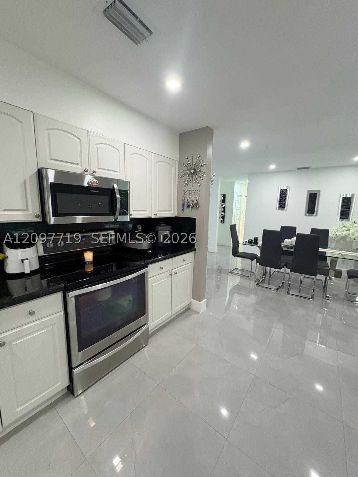 10450 SW 42nd Ter, Miami FL 33165