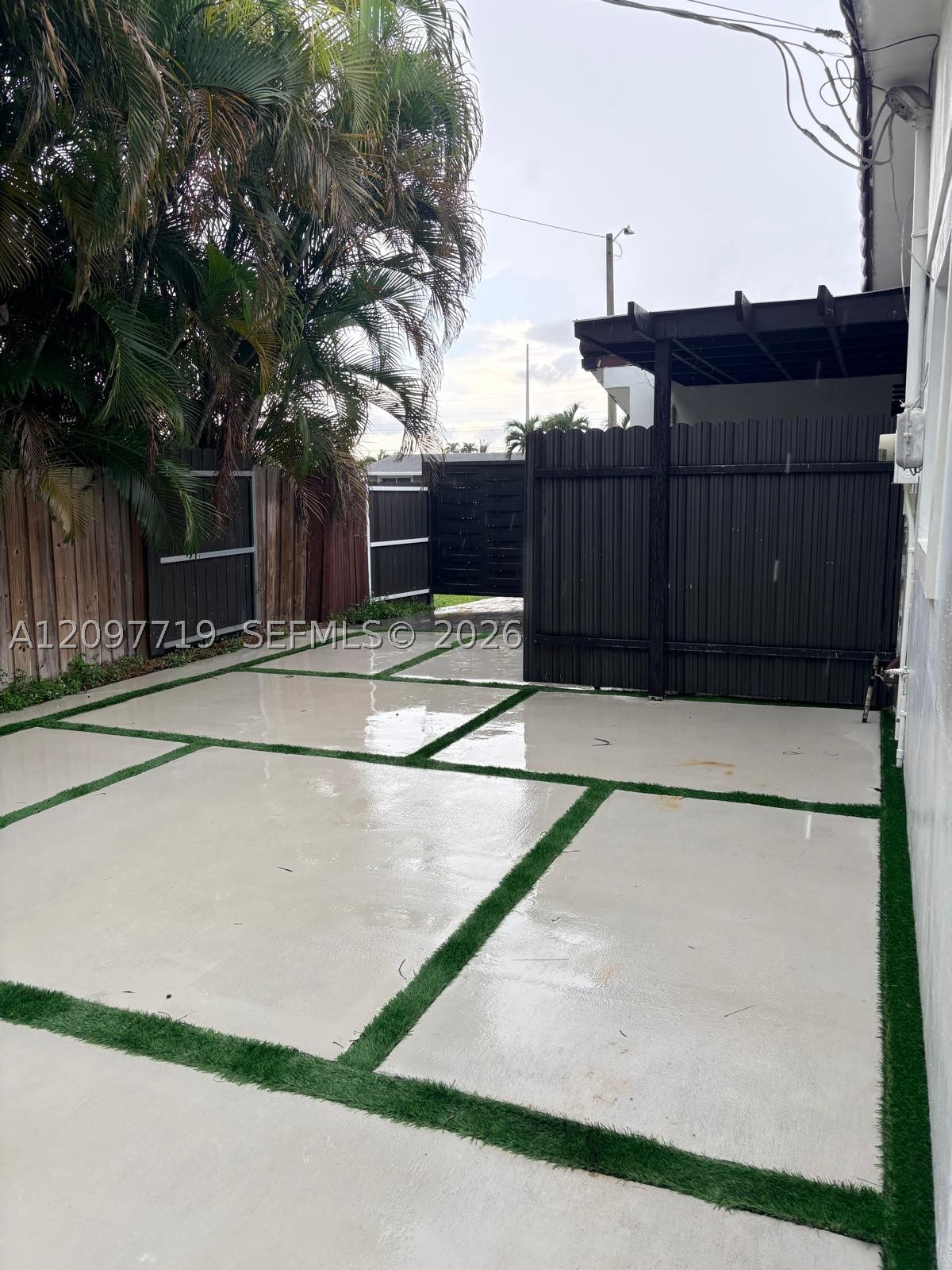 10450 SW 42nd Ter, Miami FL 33165