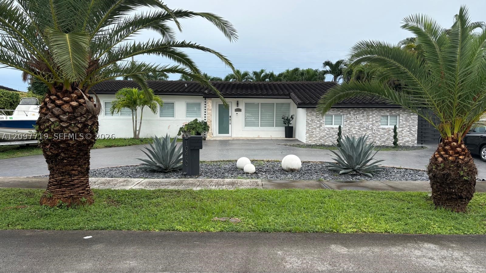 10450 SW 42nd Ter, Miami FL 33165