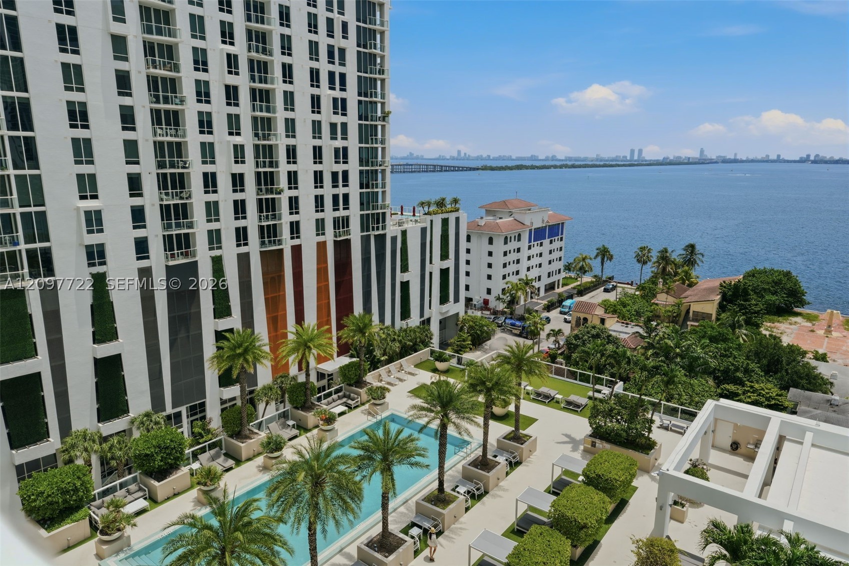 600 NE 27th St #1204, Miami FL 33137