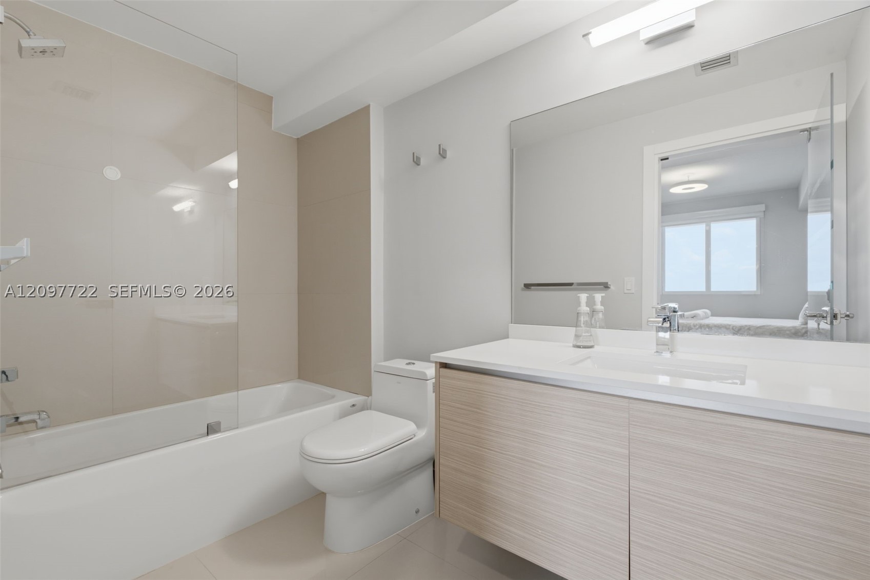 600 NE 27th St #1204, Miami FL 33137