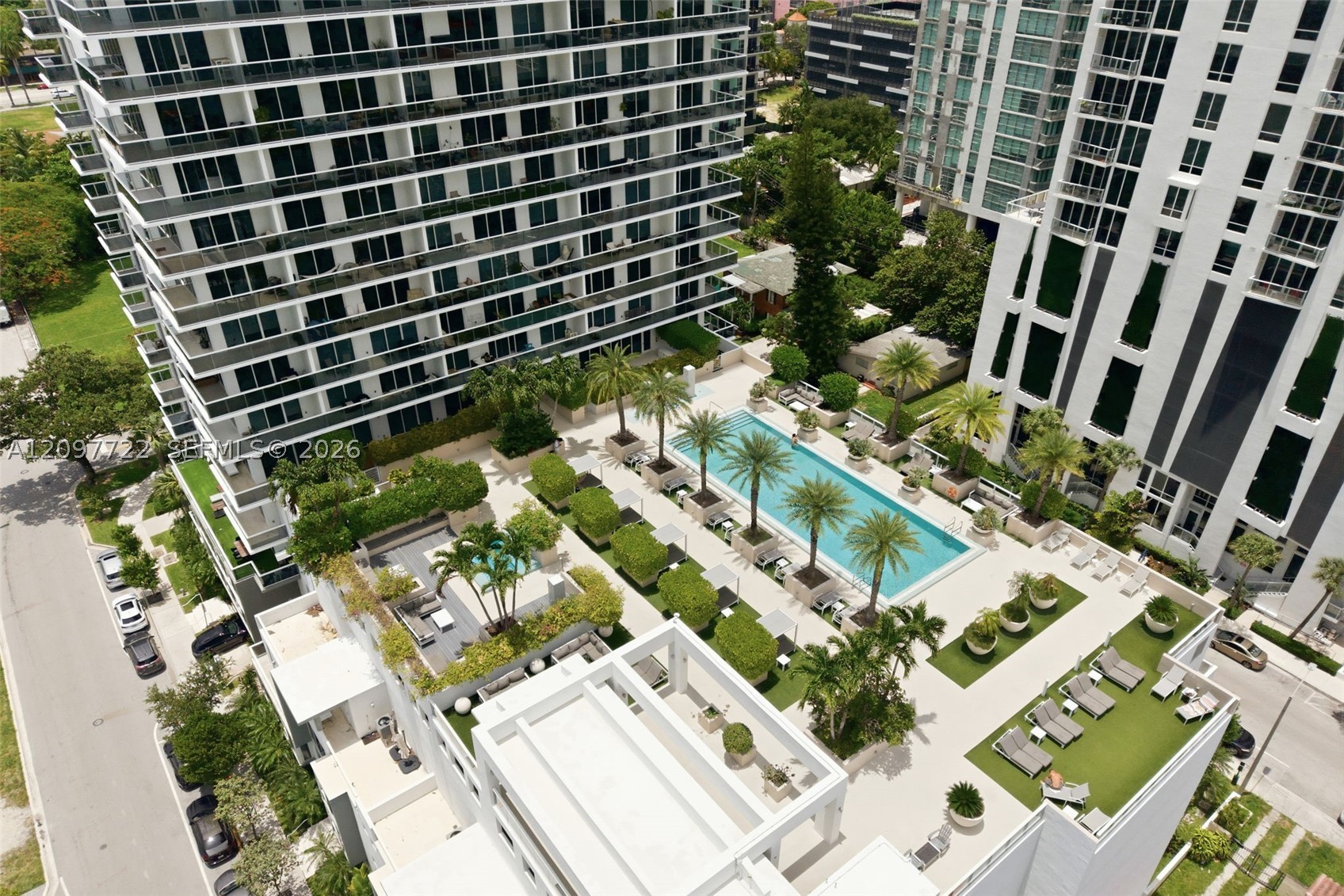 600 NE 27th St #1204, Miami FL 33137