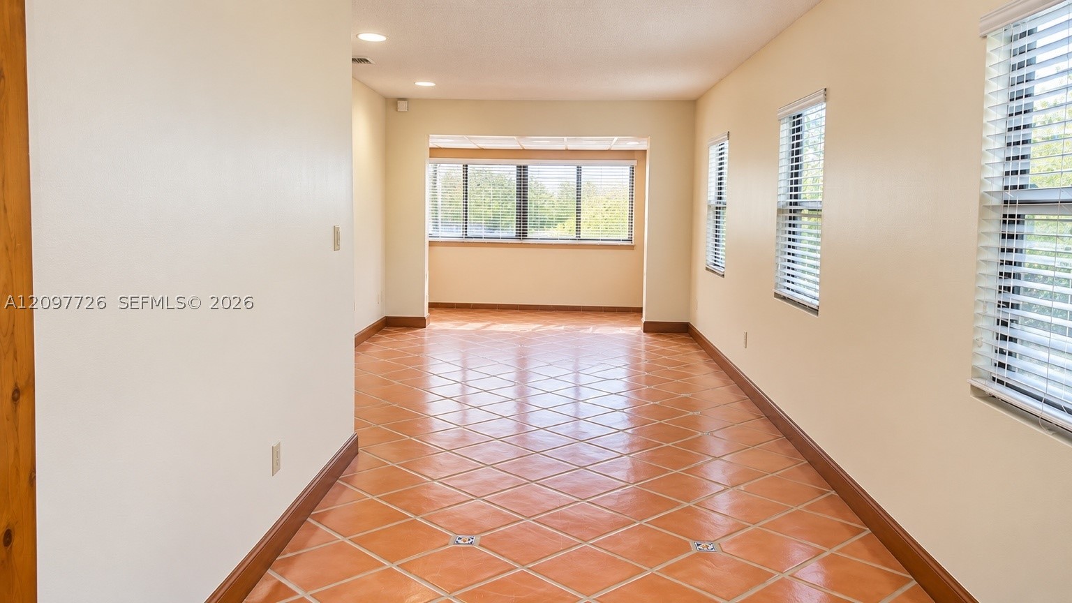 333 Whitethorn Dr, Miami Springs FL 33166