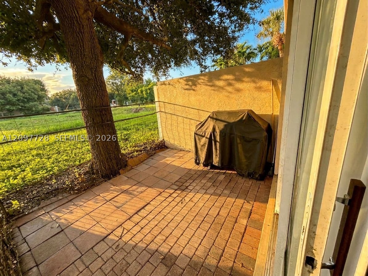 5402 W Queenship Ct, Green Acres FL 33463