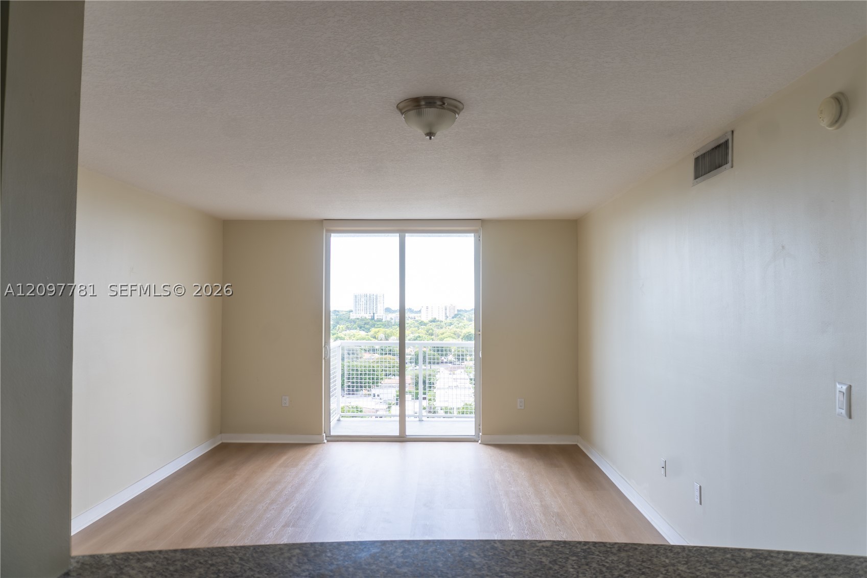 900 SW 8th St #1503, Miami FL 33130