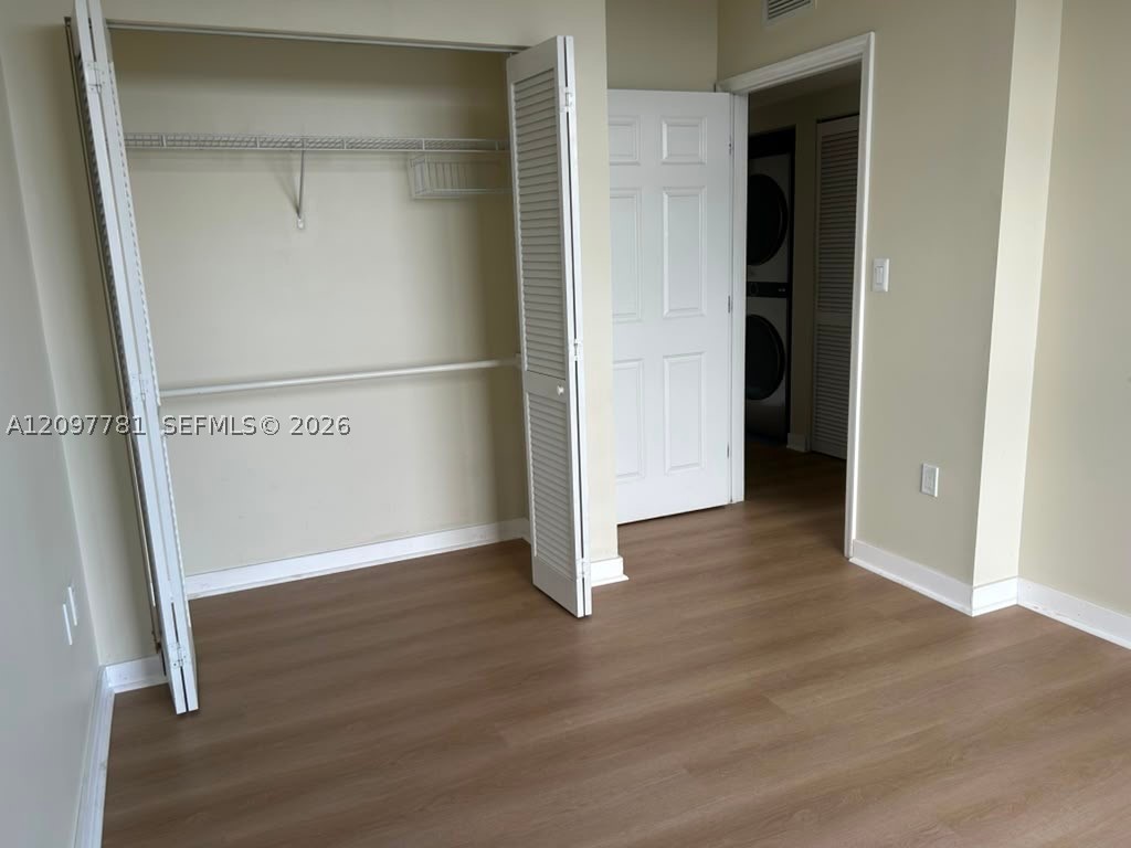900 SW 8th St #1503, Miami FL 33130