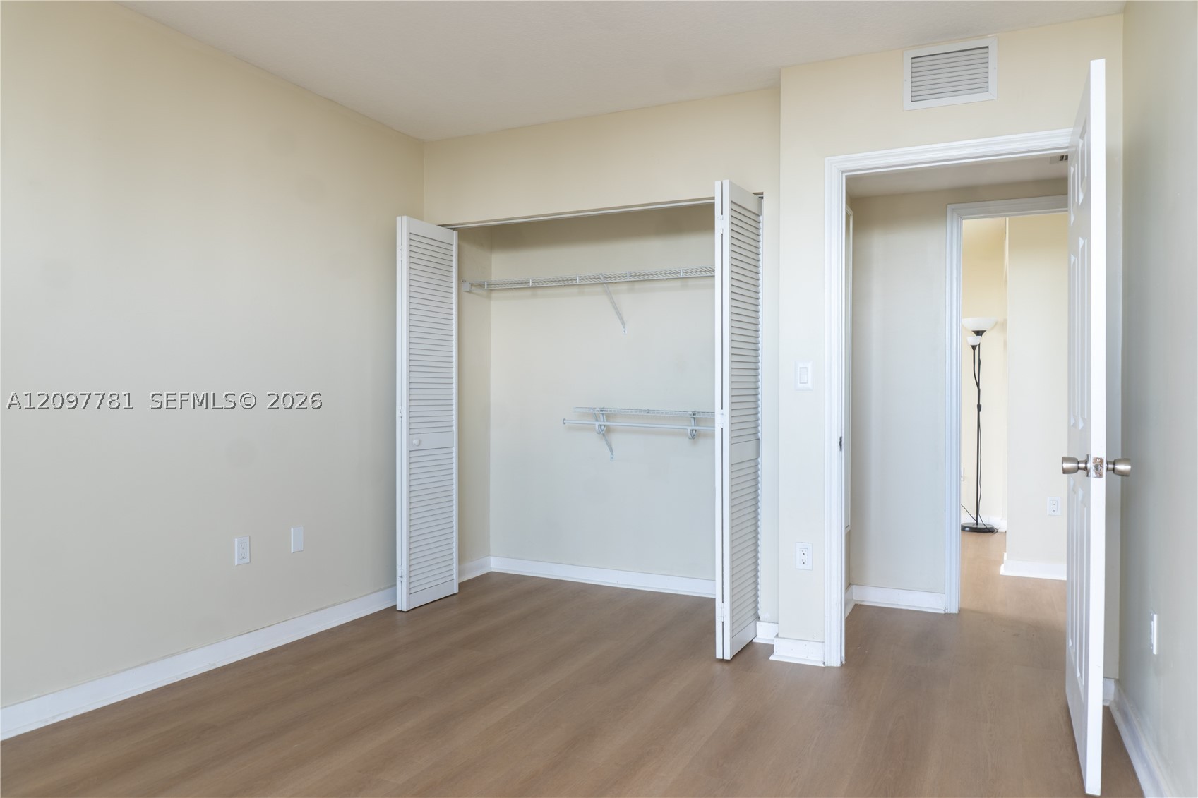 900 SW 8th St #1503, Miami FL 33130