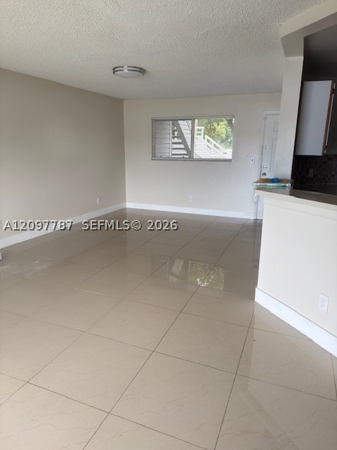 3425 NW 44th St #103, Oakland Park FL 33309