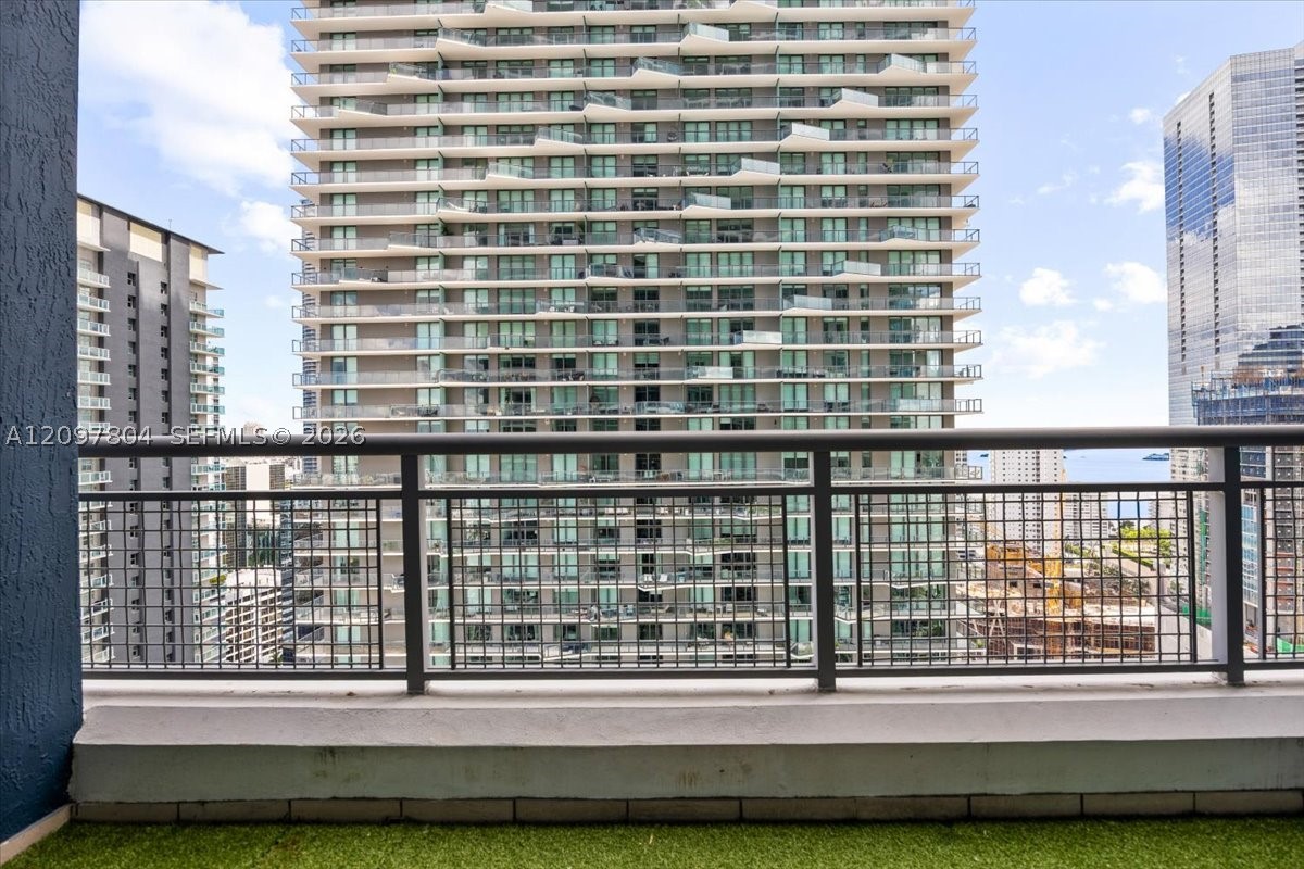 60 SW 13th St #2614, Miami FL 33130