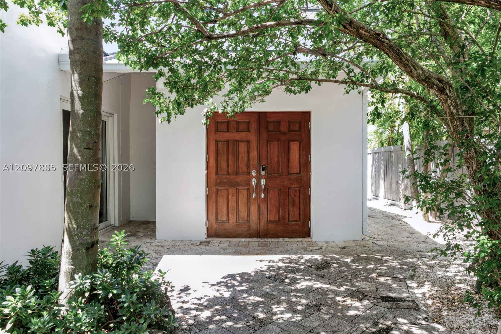 330 Glenridge Rd, Key Biscayne FL 33149