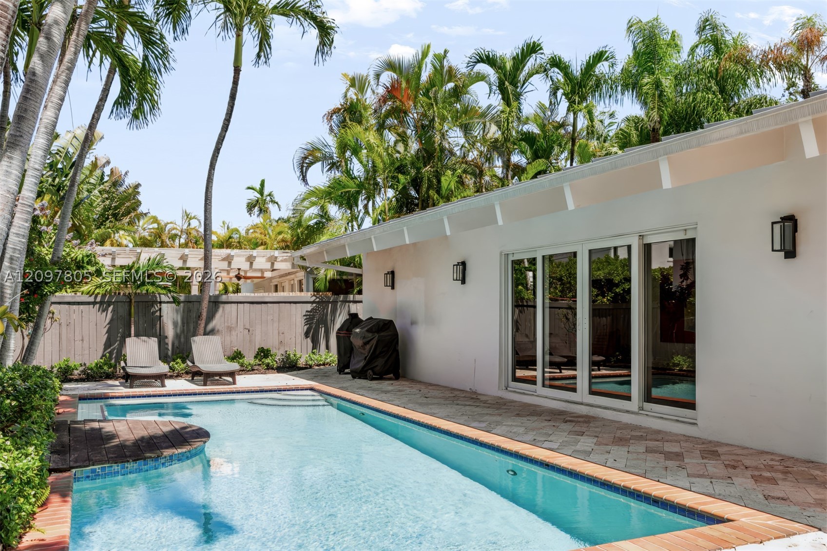 330 Glenridge Rd, Key Biscayne FL 33149