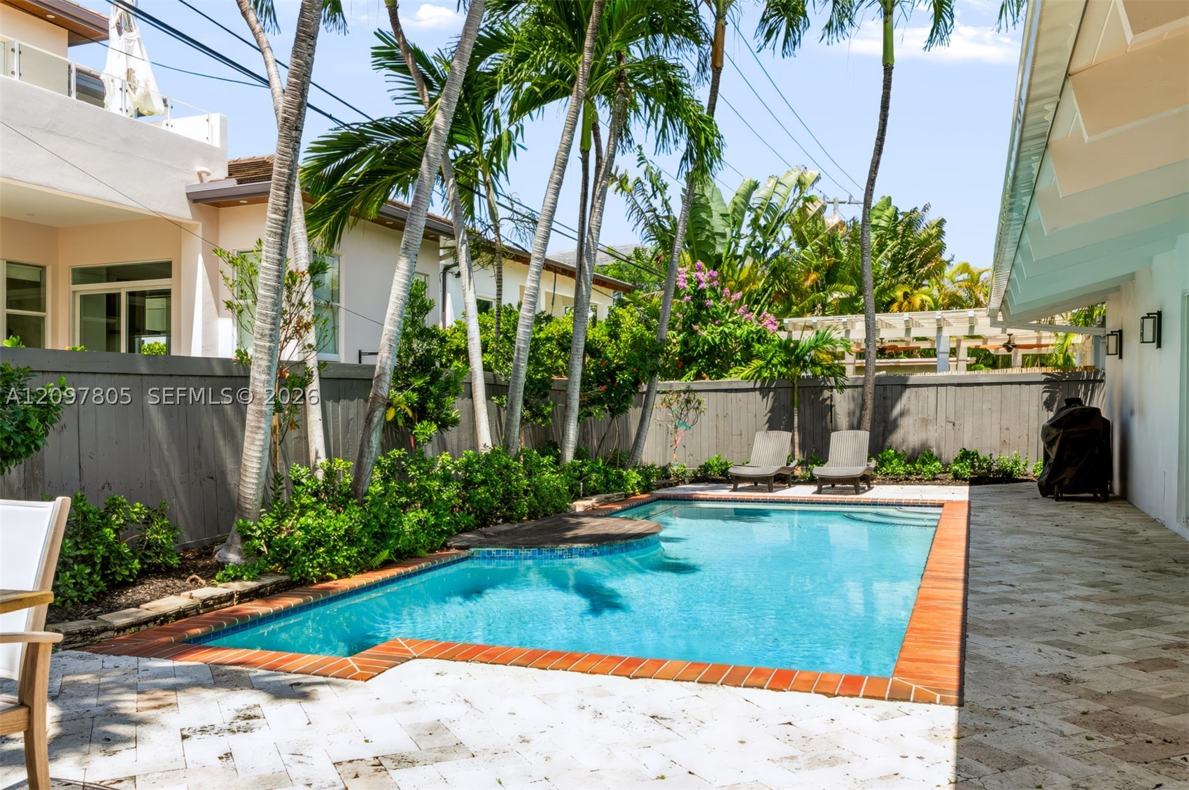 330 Glenridge Rd, Key Biscayne FL 33149