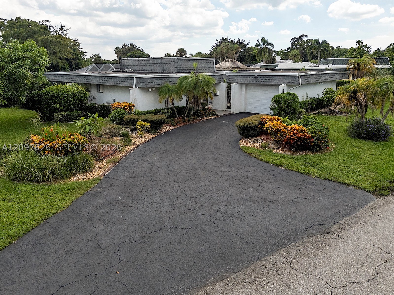 5010 Banyan Ln, Tamarac FL 33319