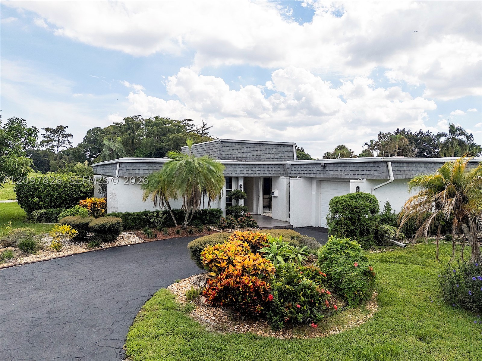 5010 Banyan Ln, Tamarac FL 33319
