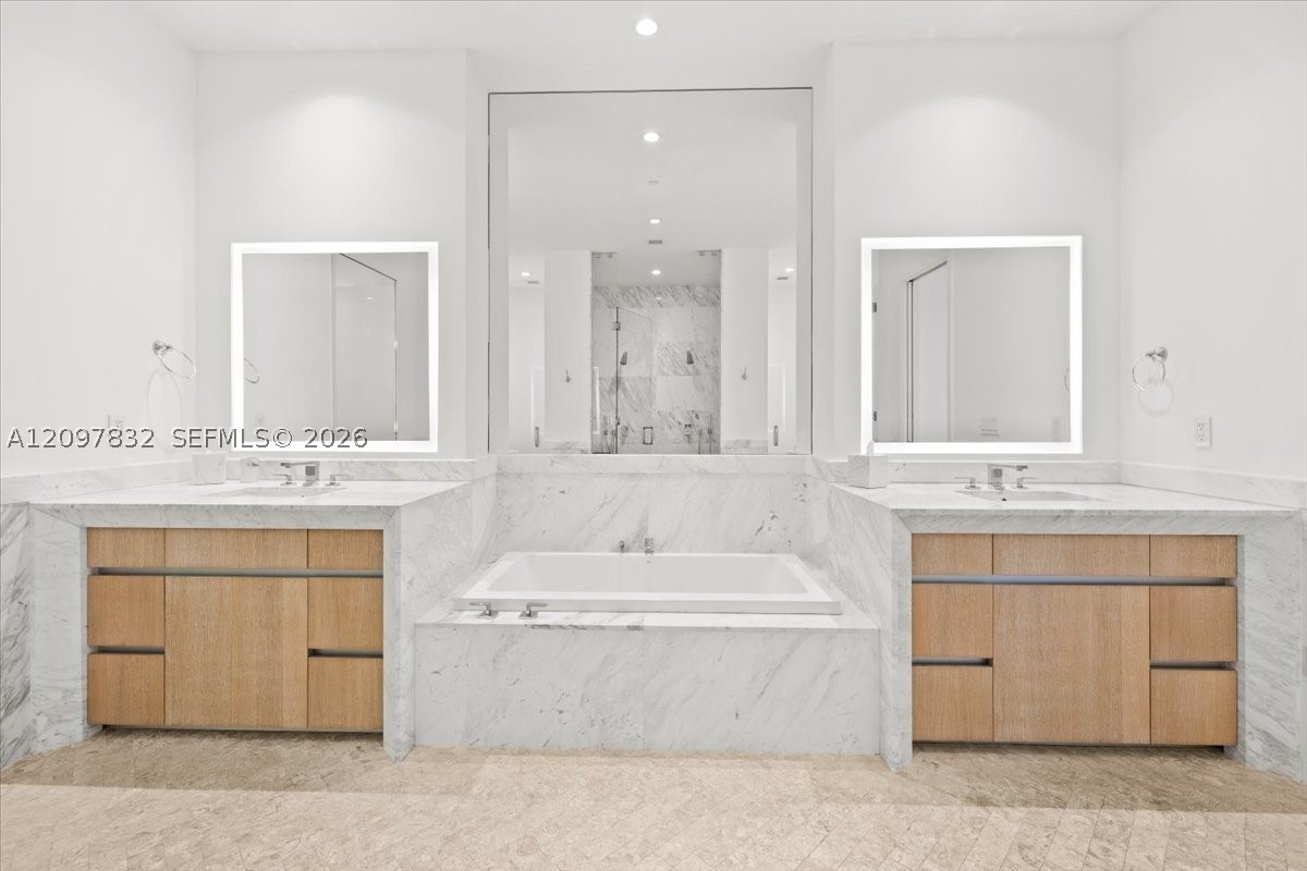 2821 S Bayshore Dr #6B, Miami FL 33133