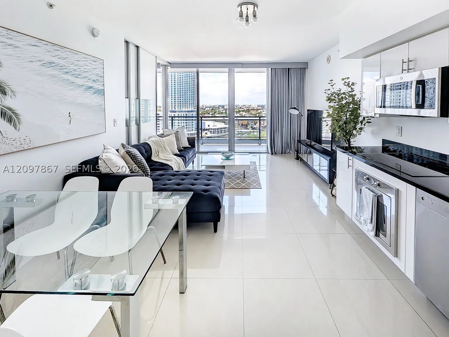 92 SW 3rd St #1908, Miami FL 33130