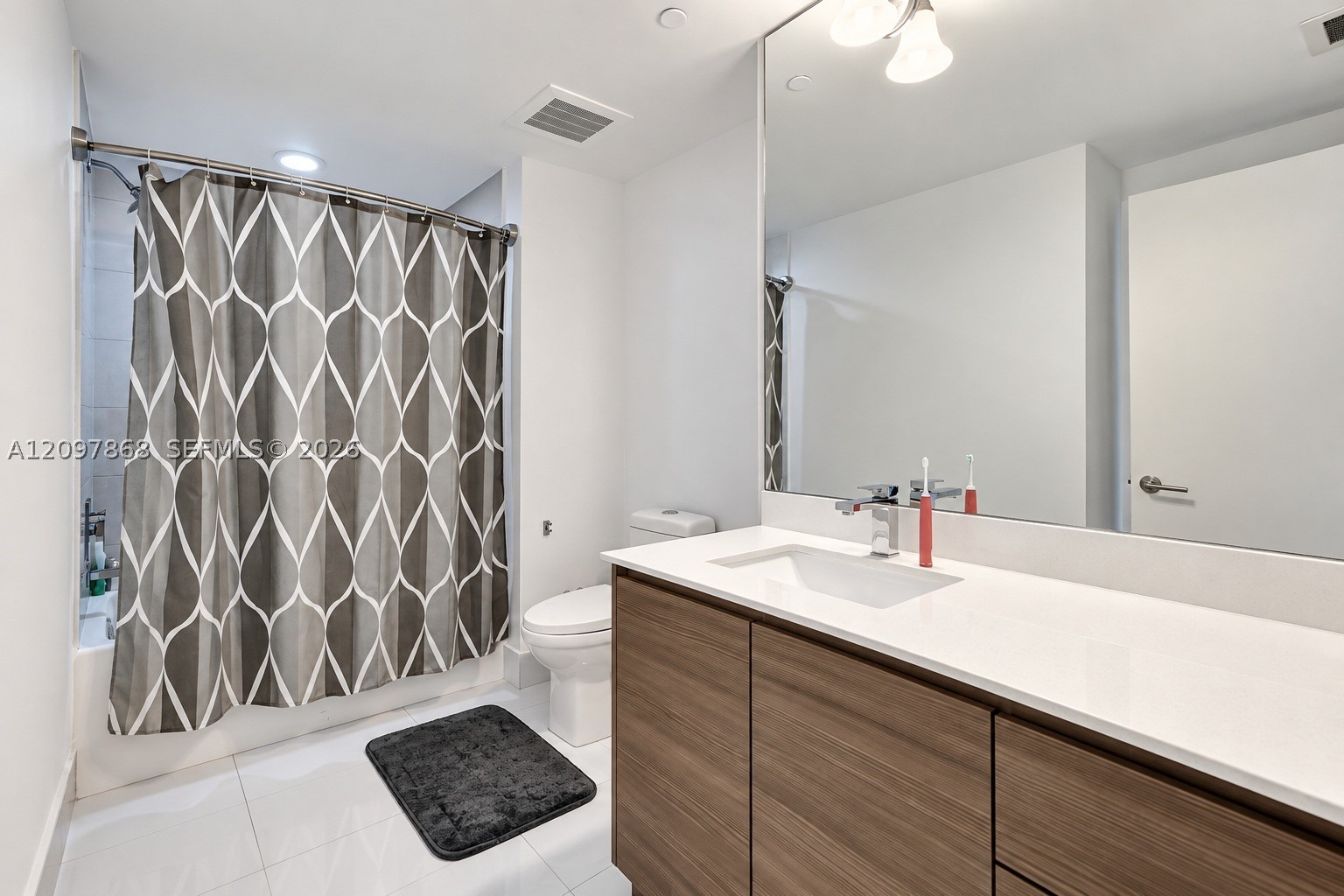 460 NE 28th St #3403, Miami FL 33137