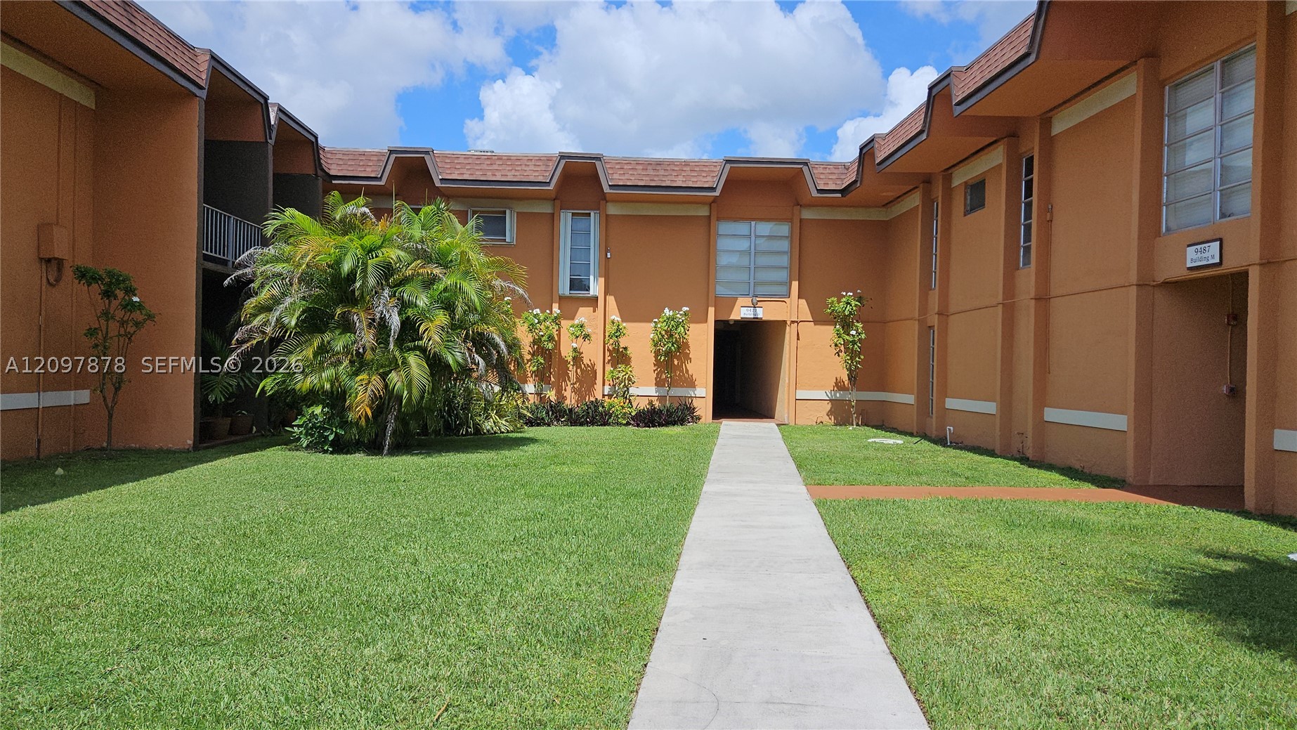 9477 SW 76th St #O2, Miami FL 33173
