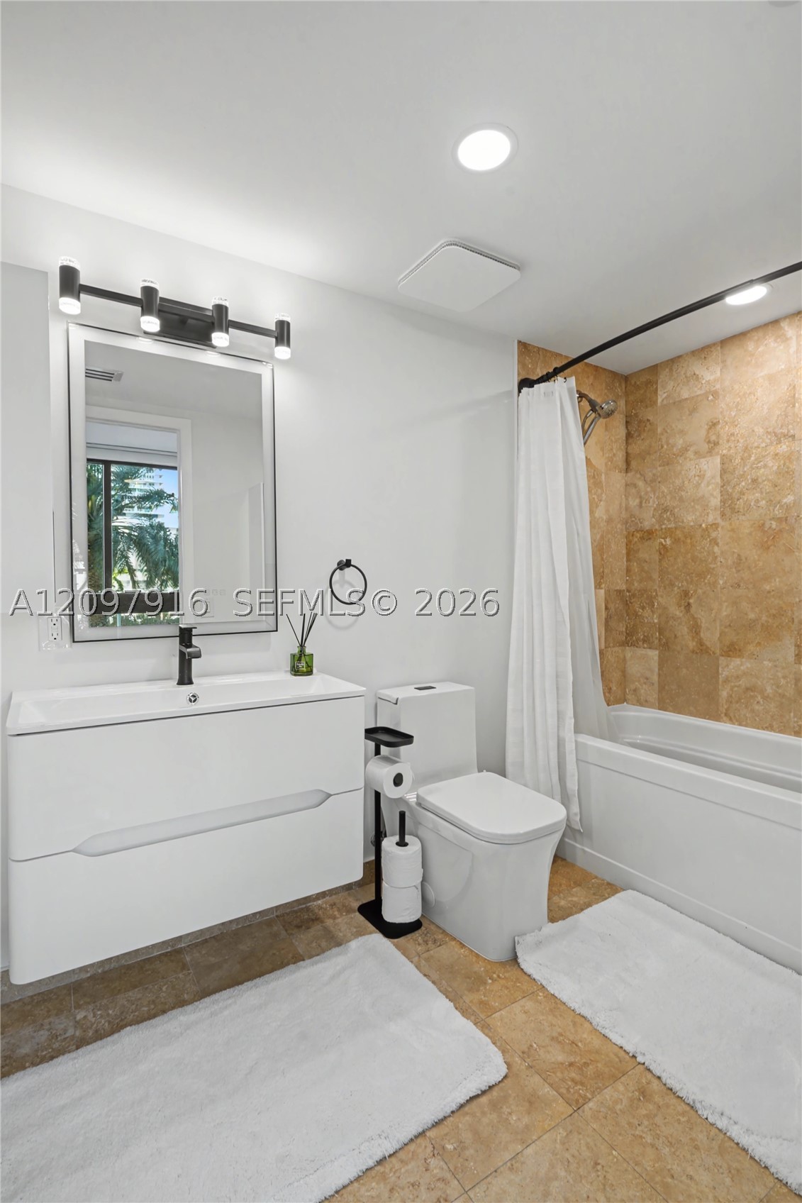 350 S Miami Ave #301, Miami FL 33130
