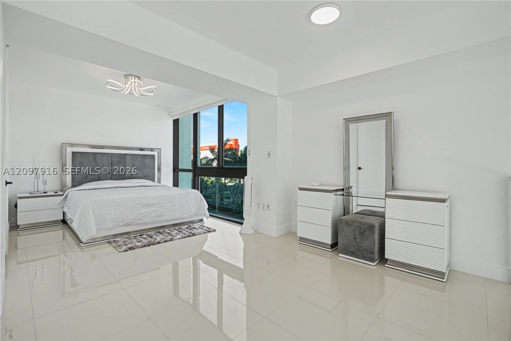 350 S Miami Ave #301, Miami FL 33130