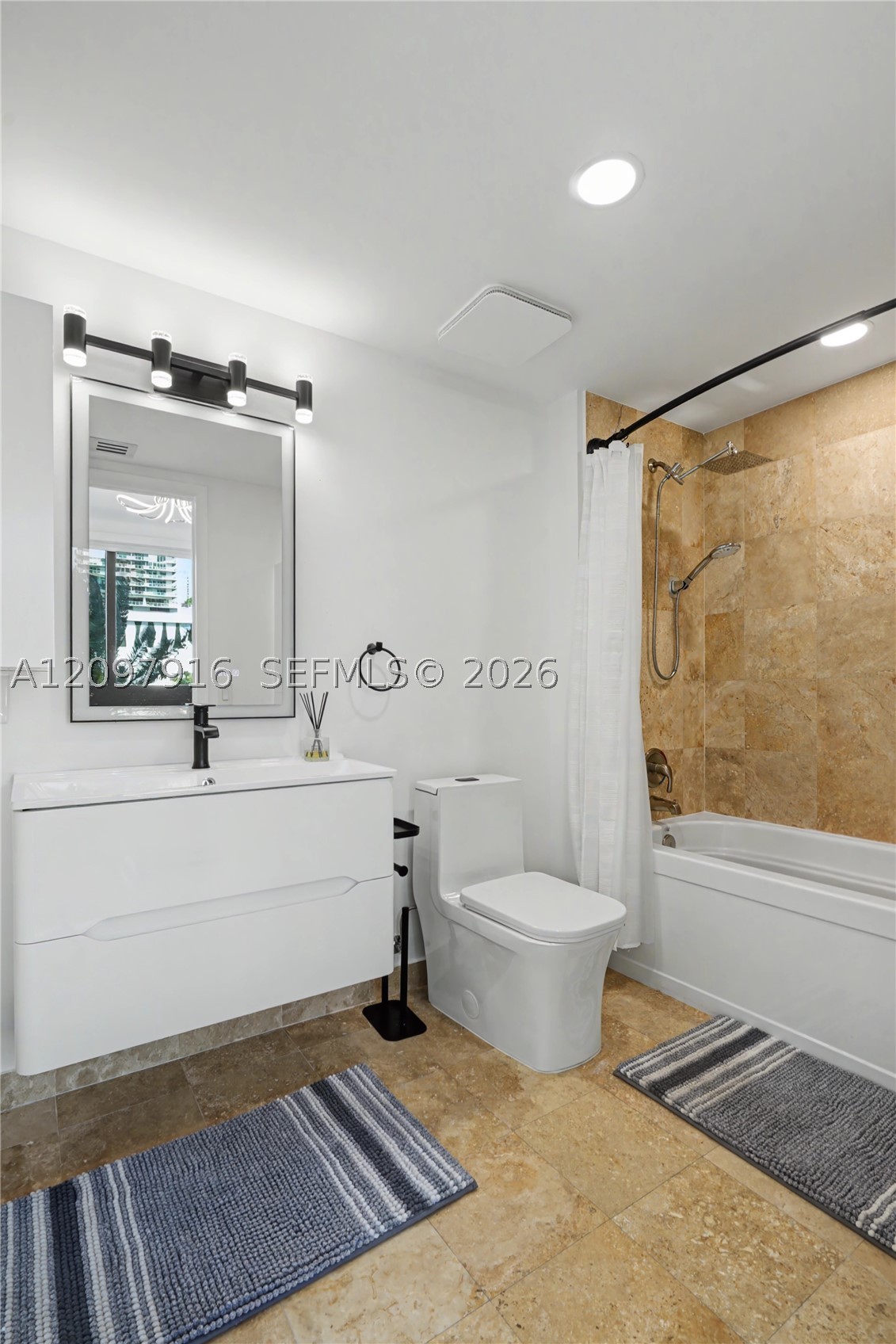350 S Miami Ave #301, Miami FL 33130